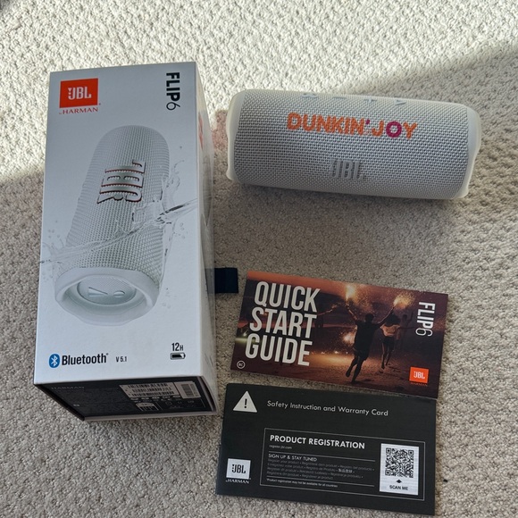 NWT JBL portable waterproof Bluetooth Flip 6 Speaker w Dunkin logo